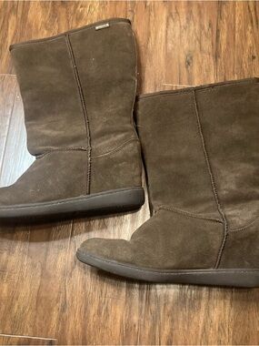 Skechers Women's Dark Brown Suede Mid-Calf Winter Boots